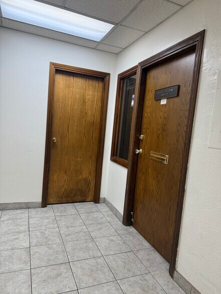 More Photos Of 1023 N Hollywood Way, Burbank Office For Lease