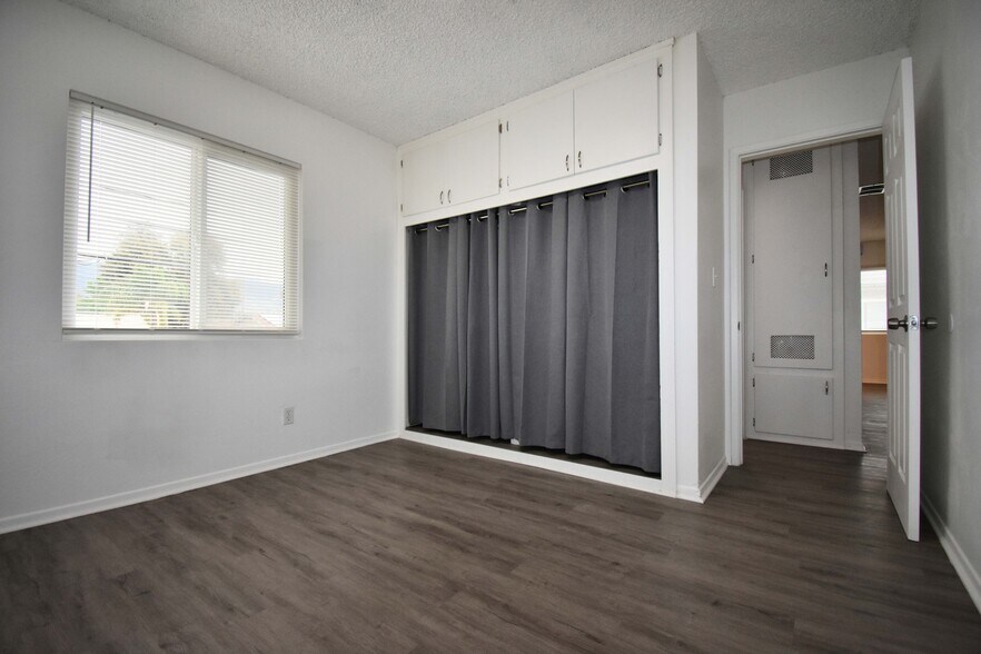 More Photos Of 25235 Pacific St, San Bernardino Apartments For Sale