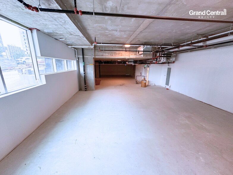 More Photos Of 9686 137 St, Surrey Office For Sale