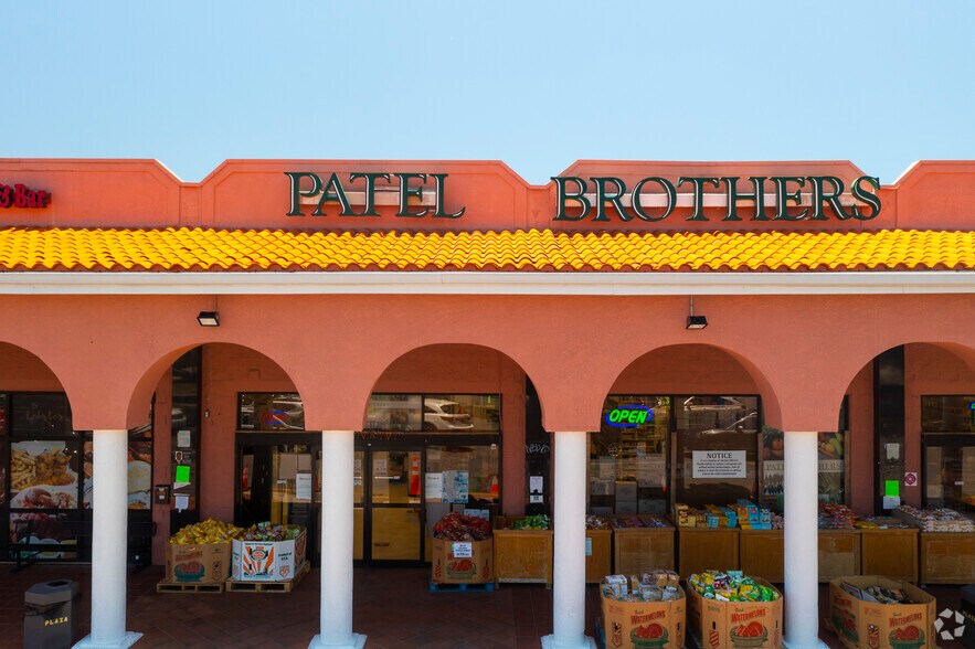 More Photos Of 1251 E Fowler Ave, Tampa Storefront For Lease