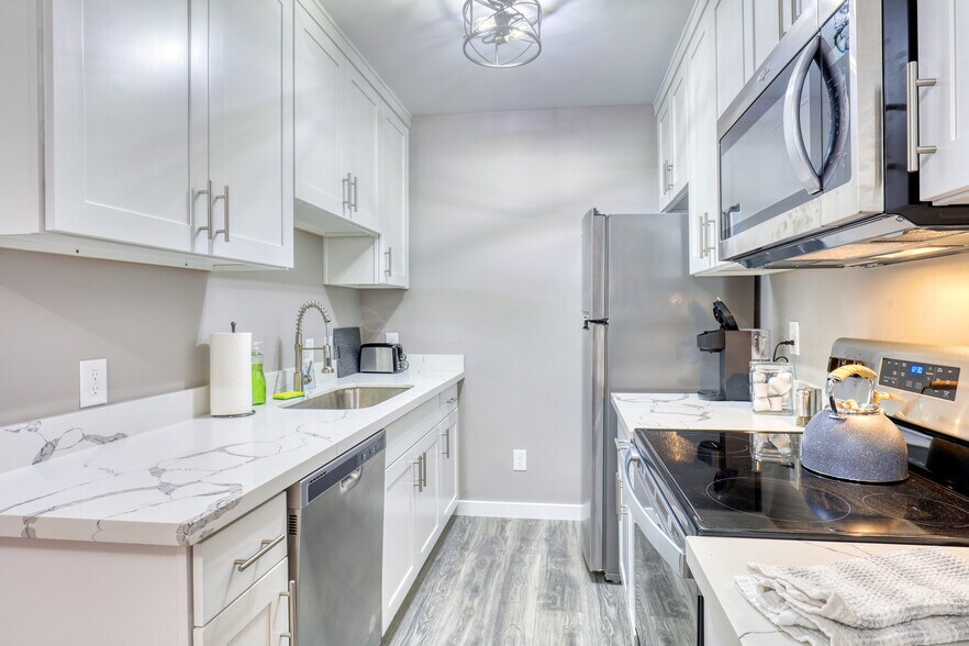 More Photos Of 1417 NE 55th St, Seattle Apartments For Sale