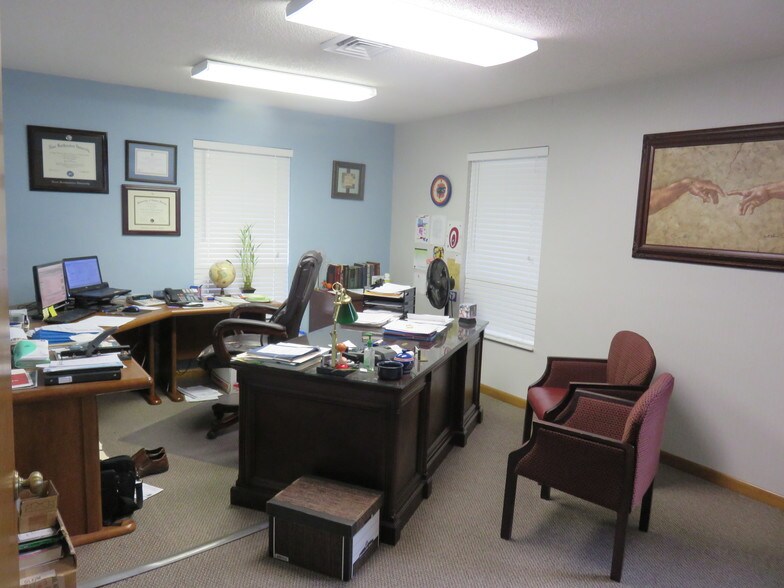 More Photos Of 1326 S Ridgewood Ave, Daytona Beach Office For Lease