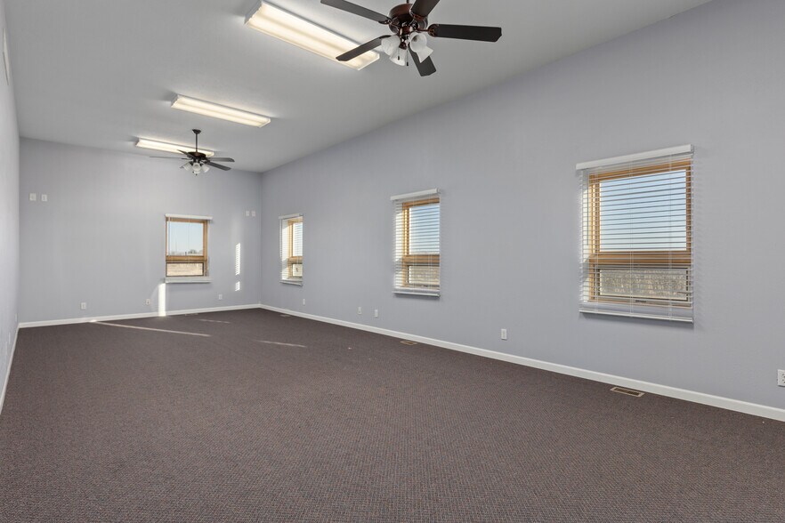 More Photos Of 20586 Old Route 66 Hwy, Staunton Office For Sale