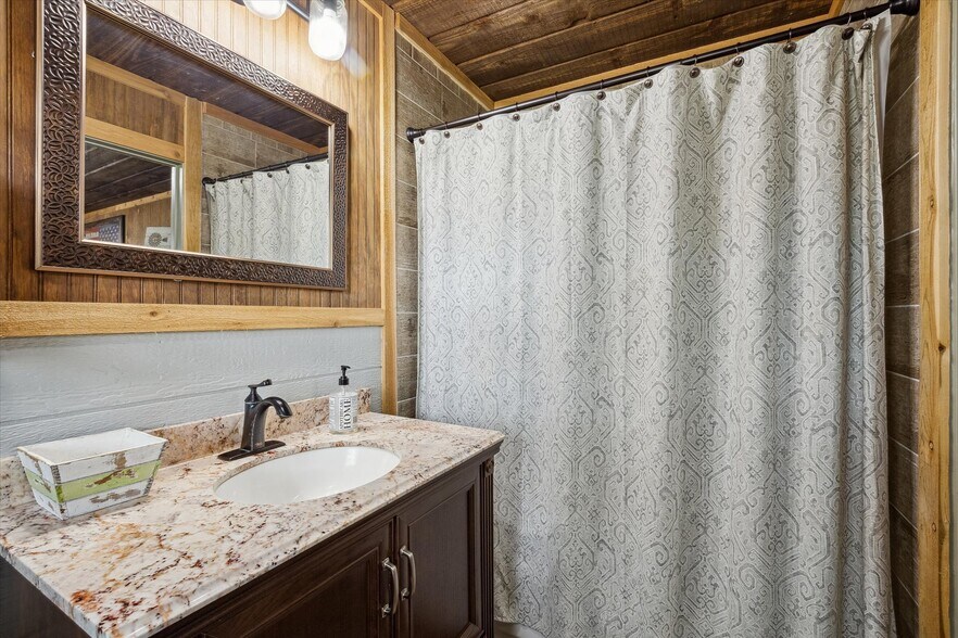 More Photos Of 18232 County Road 127, Pearland Lodge Meeting Hall For Sale