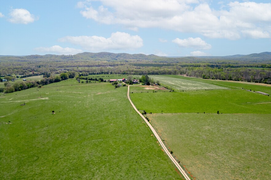 More Photos Of 2416 Lowesville Rd, Amherst Hospitality For Sale