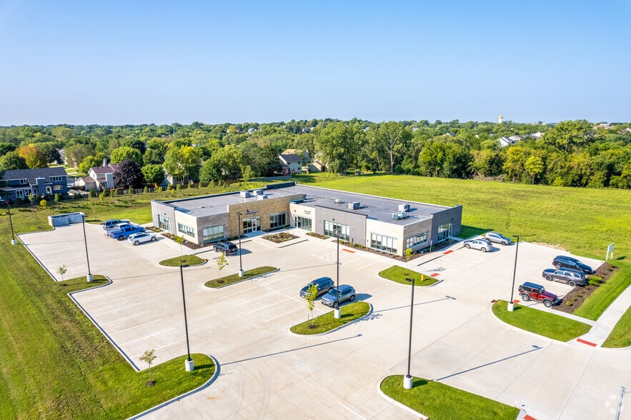 Primary Photo Of 9400 Plum Dr, Urbandale Office For Lease
