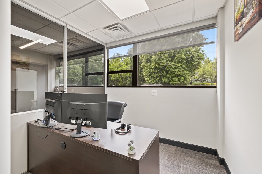 More Photos Of 80 Red Schoolhouse Rd, Chestnut Ridge Office For Lease