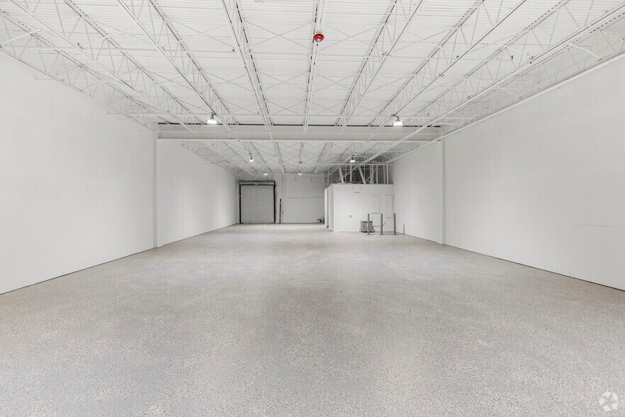 More Photos Of 8600 NW South River Dr, Medley Distribution For Lease