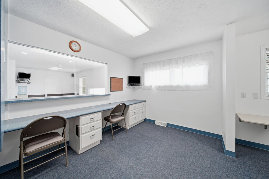 More Photos Of 3165 County Farm Rd, Jackson Storefront Retail Office For Sale