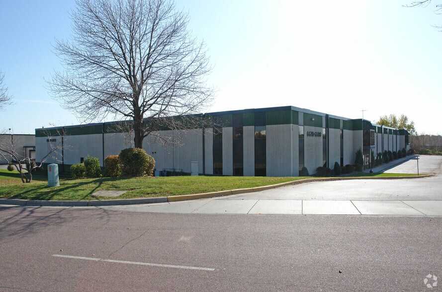 Primary Photo Of 6678-6698 Shady Oak Rd, Eden Prairie Distribution For Lease