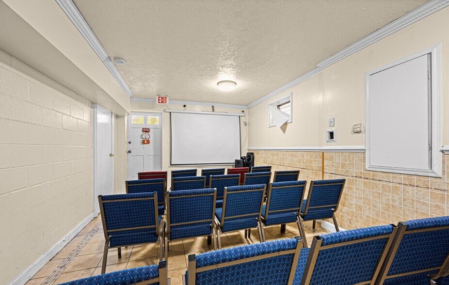 17604 Washington Grove Ln, Gaithersburg, MD 20877 Religious Facility