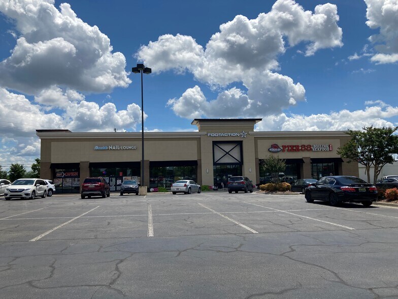 More Photos Of 5850 University Dr NW, Huntsville Unknown For Lease