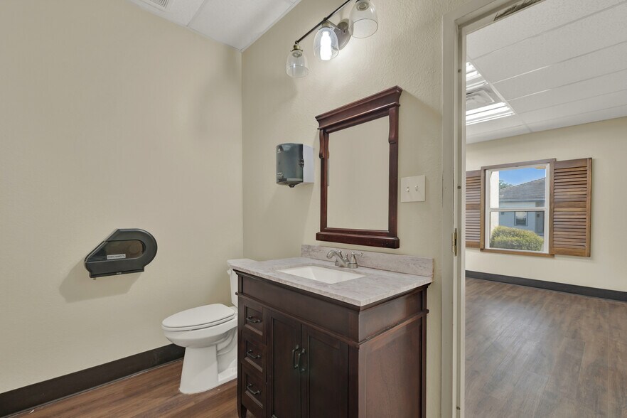 More Photos Of 3 Commercial Pl, Schertz Office For Lease