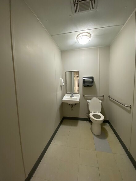 More Photos Of 1008 Dickerson Dr, Jasper Land For Lease