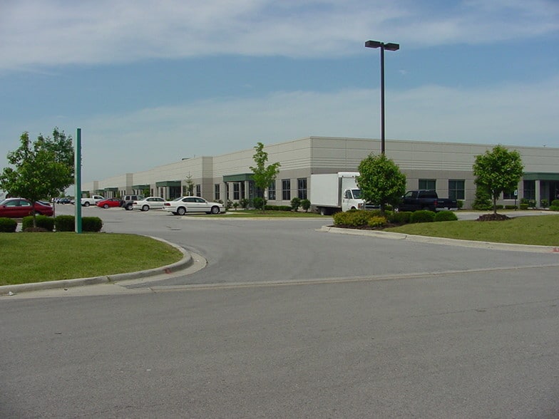 More Photos Of 8940 W 192nd St, Mokena Warehouse For Lease