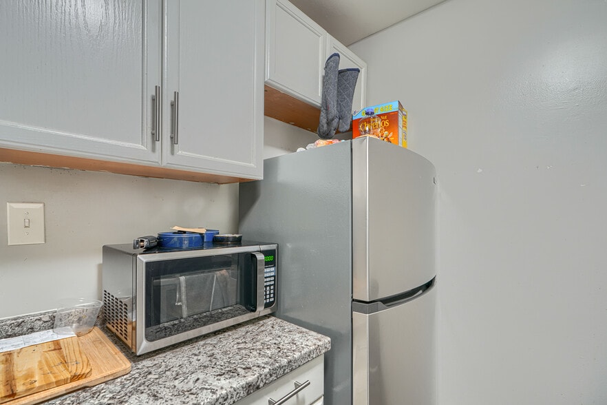 More Photos Of 5461 Cedonia Ave, Baltimore Apartments For Sale