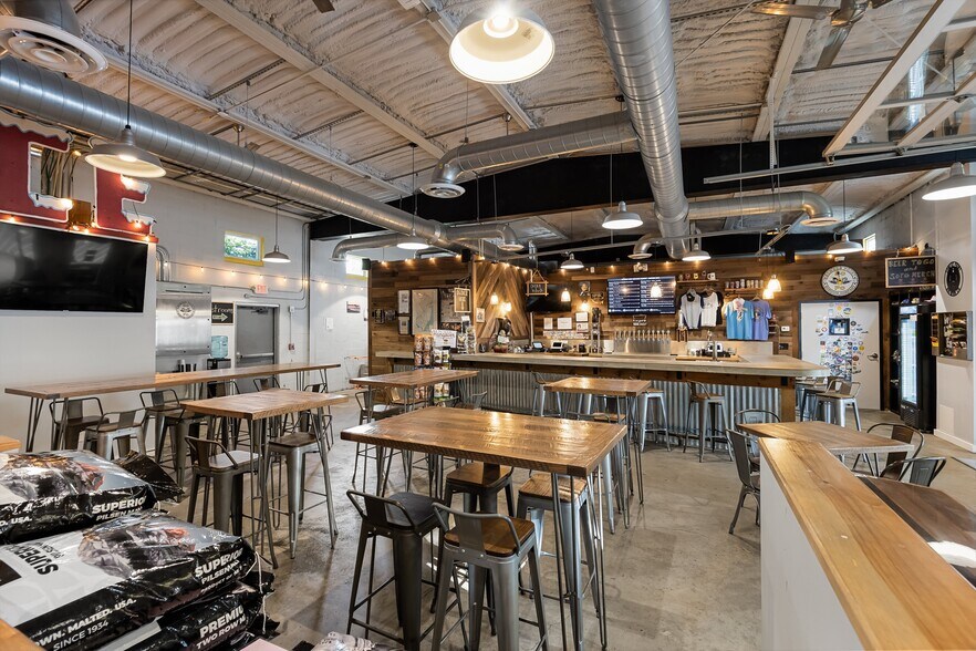 More Photos Of 705 W New York Ave, Somers Point General Retail For Sale