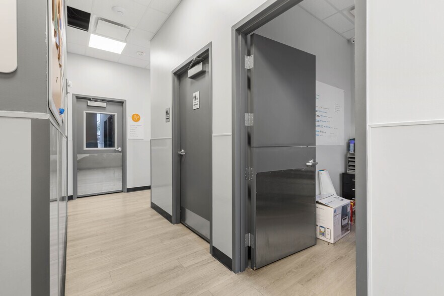 More Photos Of 6015 Fairmont Pky, Pasadena Freestanding For Lease