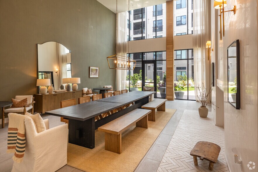 More Photos Of 1414 E 51st St, Austin Apartments For Lease