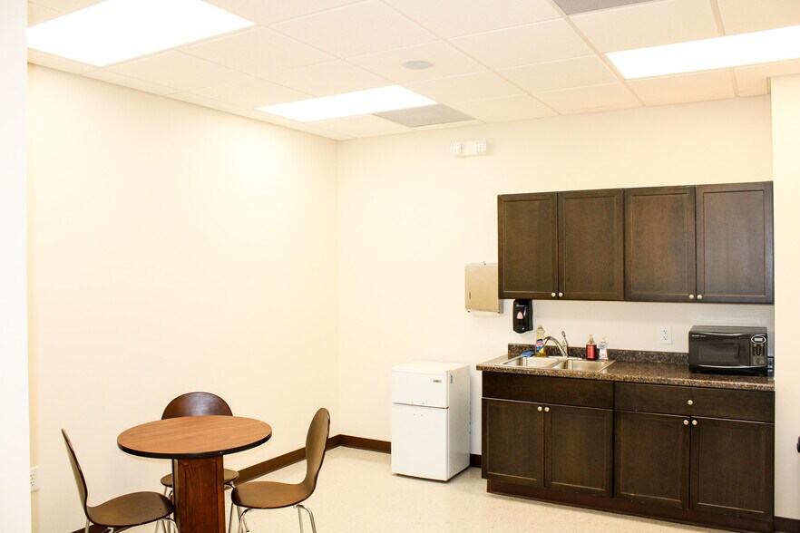 More Photos Of 2151 Homer Rd, Commerce Medical For Lease