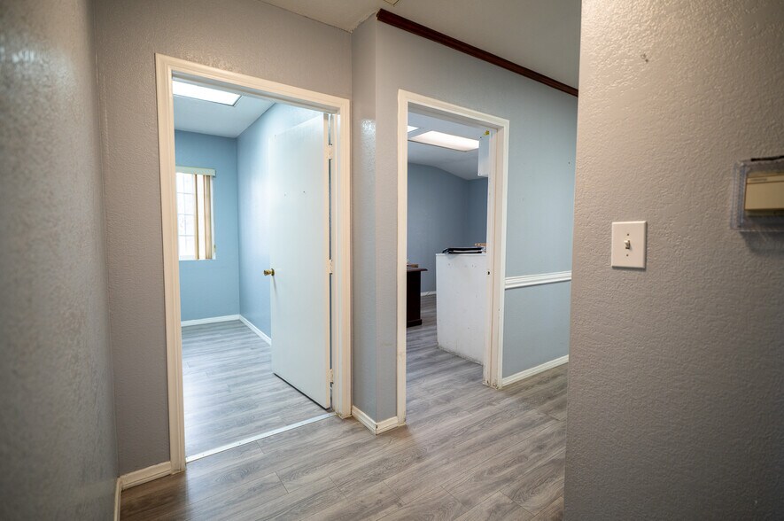 More Photos Of 2023 S Bon View Ave, Ontario Contractor Storage Yard For Sale