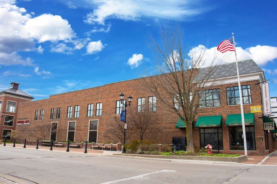 More Photos Of 17000-17030 Kercheval Ave, Grosse Pointe General Retail For Sale