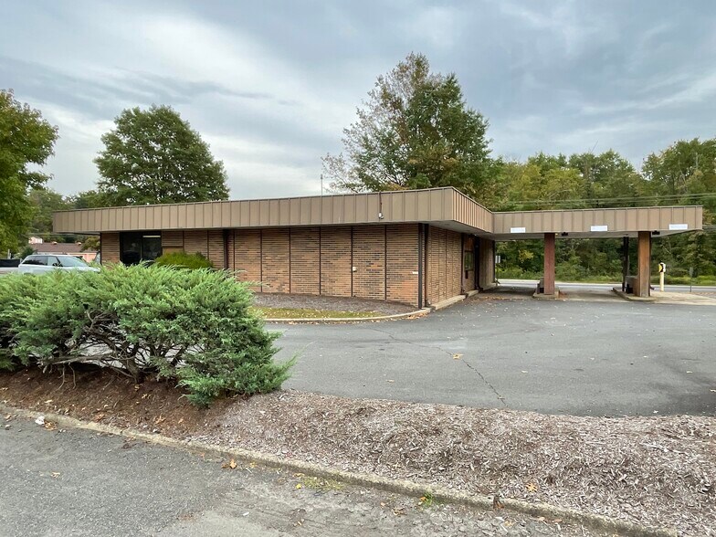 More Photos Of 4437 Route 27, Princeton Supermarket For Lease