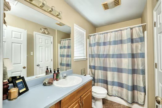 More Photos Of 403 W Anderson Ave, Round Rock Loft Creative Space For Sale