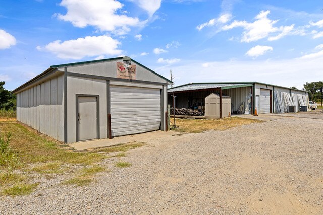 More Photos Of 691 N Hill St, Tatum Flex For Sale