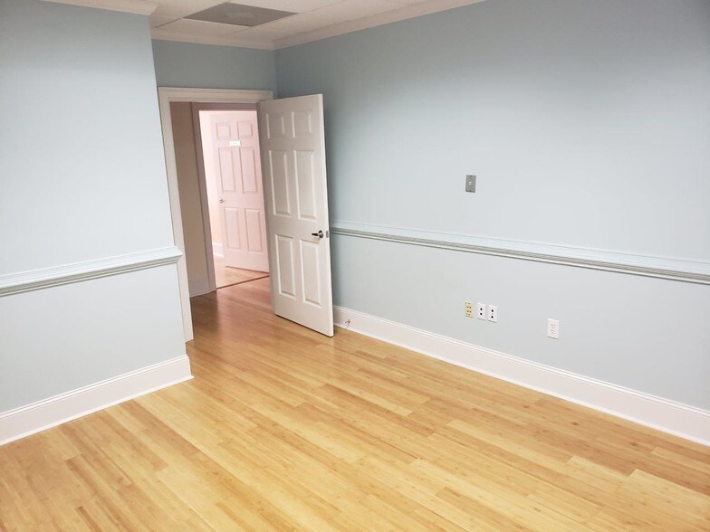 More Photos Of 308 Maxwell Rd, Alpharetta Office For Lease