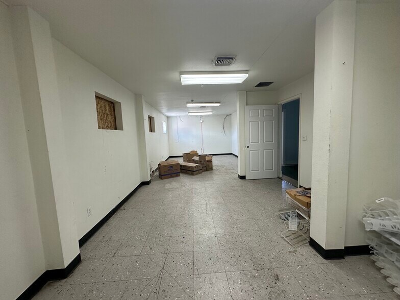 More Photos Of 12720 Main St, Hesperia Convenience Store For Lease