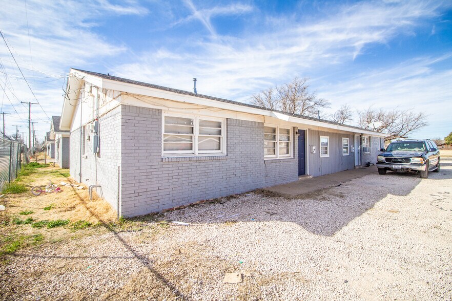 More Photos Of 2715 E 2nd St, Lubbock Apartments For Sale