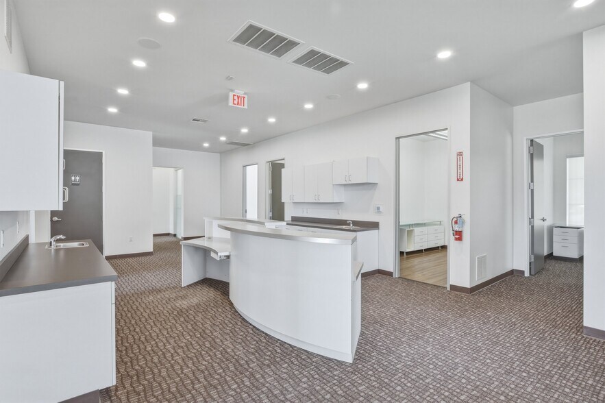 More Photos Of 12171 W Parmer Ln, Cedar Park Medical For Lease