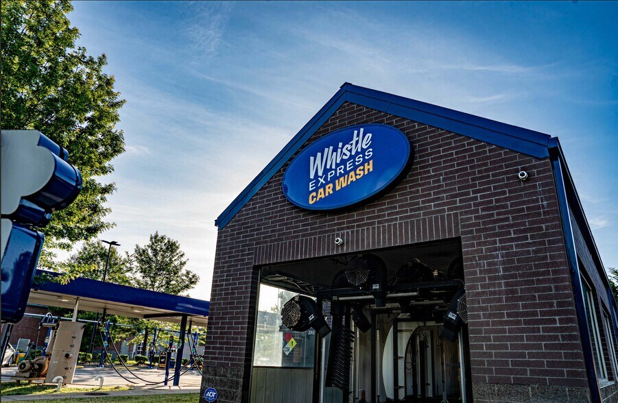 Primary Photo Of 62 Moore Dr, Southaven Carwash For Sale