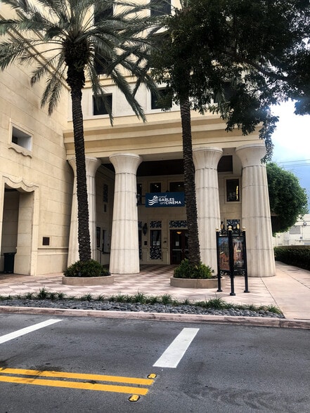 More Photos Of 290 Aragon Ave, Coral Gables Freestanding For Lease