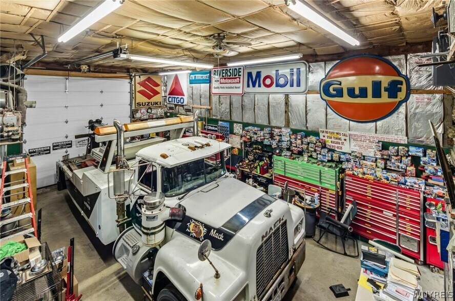 More Photos Of 620 Bailey Ave, Buffalo Auto Salvage Facility For Sale