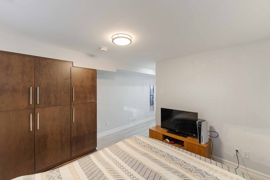 More Photos Of 732 Morin St, Ottawa Apartments For Sale