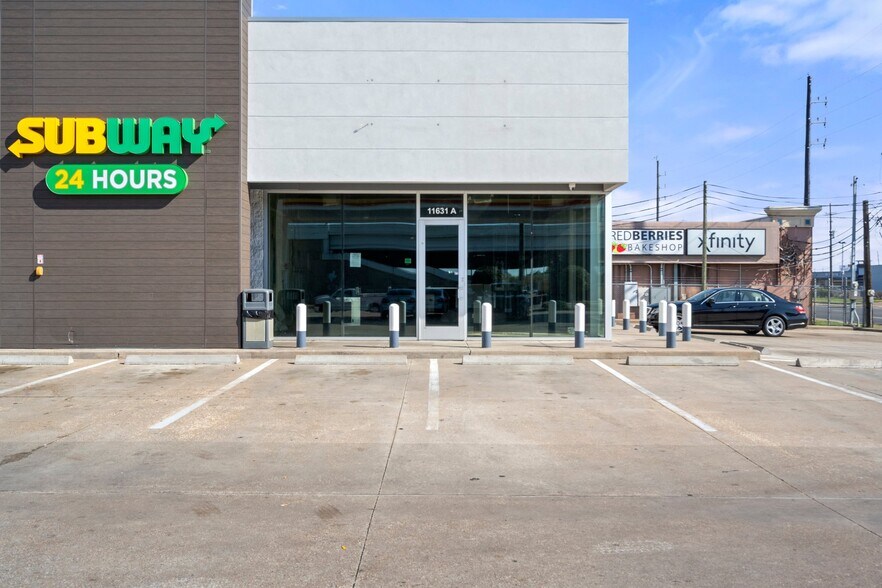 More Photos Of 11631 Southwest Fwy, Houston General Retail For Sale