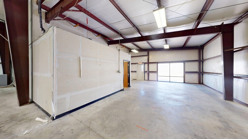More Photos Of 13621 Immanuel Rd, Pflugerville Warehouse For Sale
