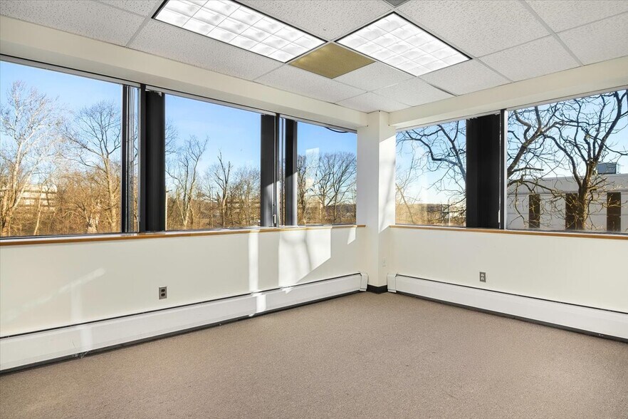 More Photos Of 140 Littleton Rd, Parsippany Office For Lease