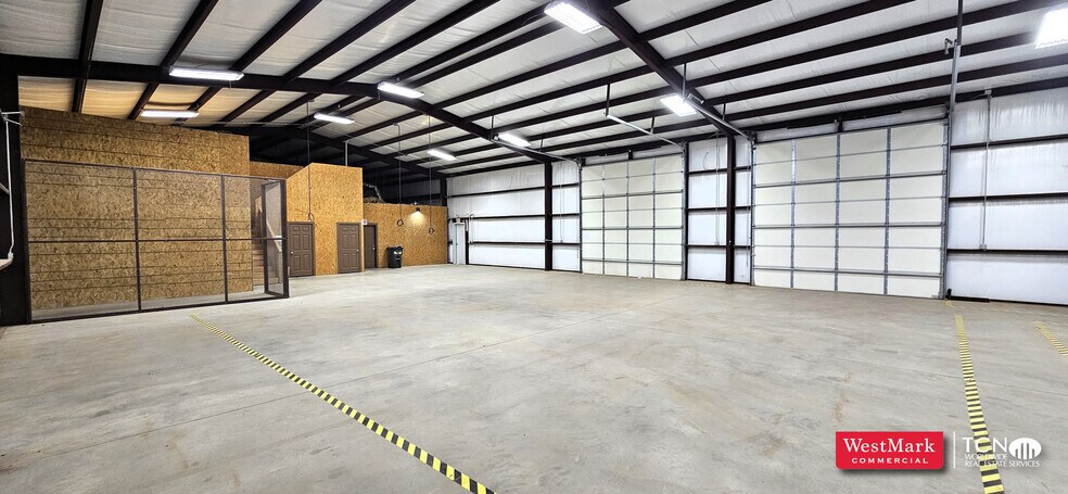 More Photos Of 9402 FM 1585, Wolfforth Warehouse For Lease