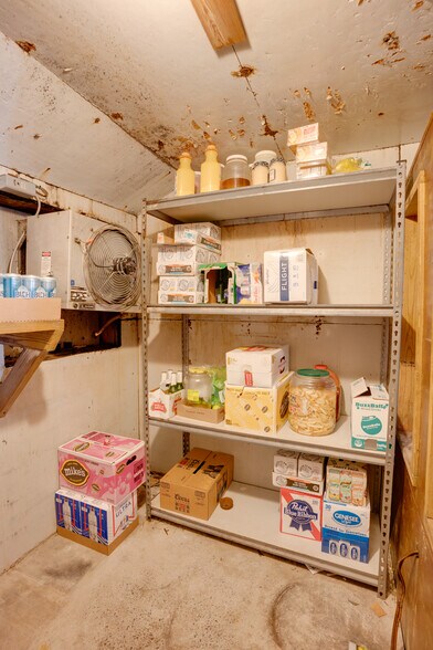 More Photos Of 236 N Main St, Milroy General Retail For Sale