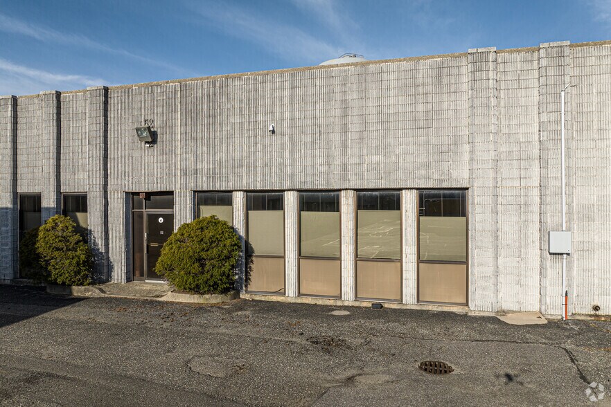 More Photos Of 50-54 Drexel Dr, Bay Shore Warehouse For Lease