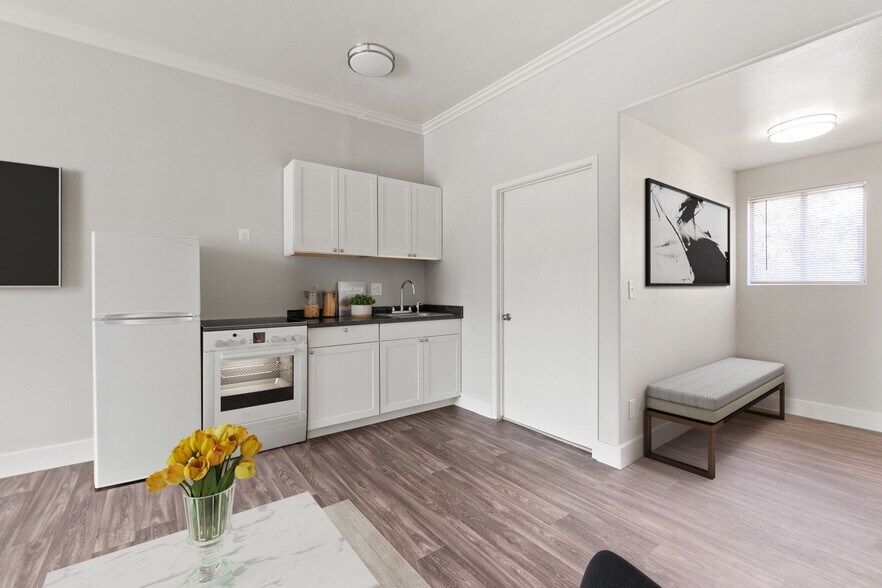 More Photos Of 330 Mar Vista Dr, Vista Apartments For Sale