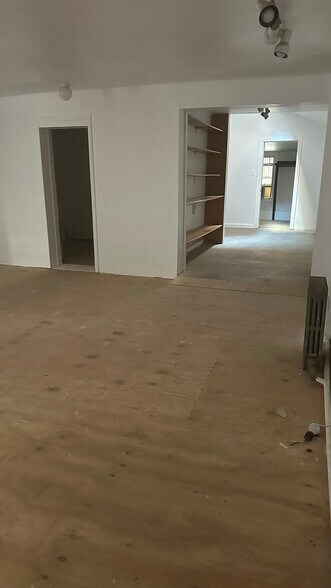 More Photos Of 112 W 17th St, New York Storefront Retail Office For Lease