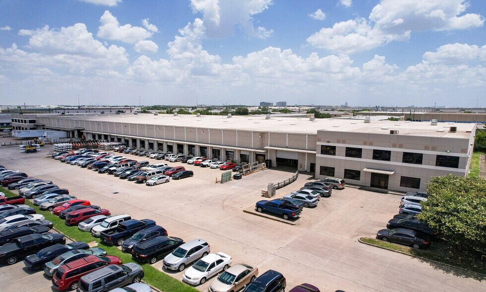 More Photos Of 5515 Brittmoore Rd, Houston Distribution For Sale
