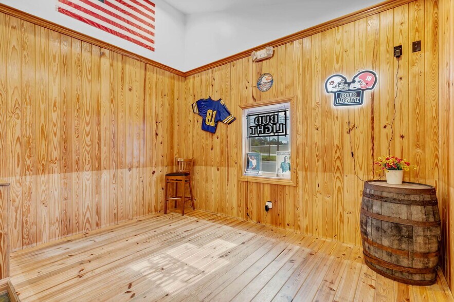 More Photos Of 2579 Douglas Ave, Brewton Restaurant For Sale