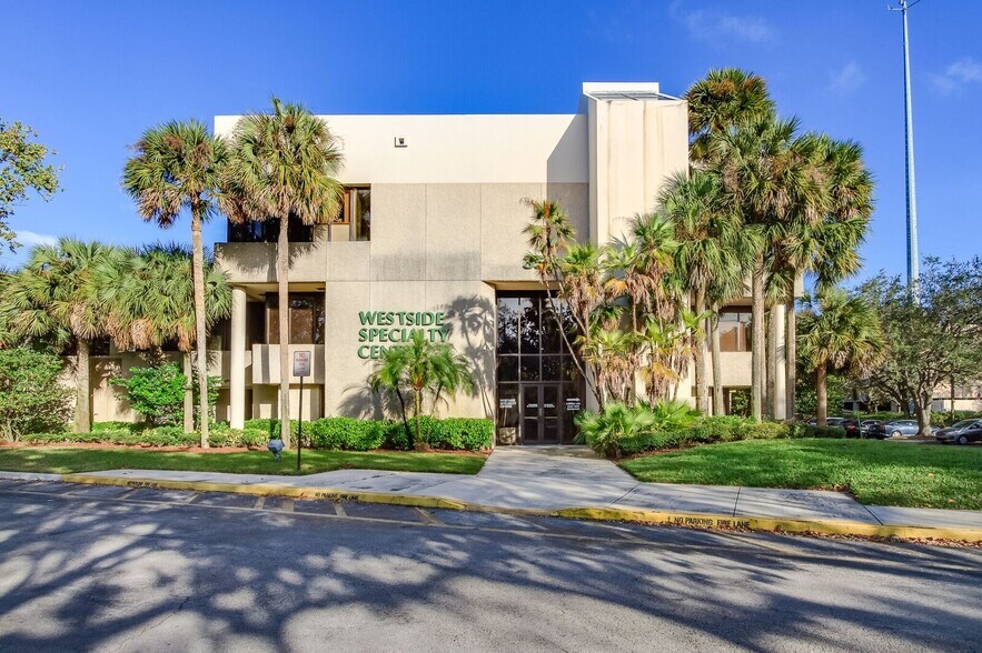 More Photos Of 350 N Pine Island Rd, Plantation Medical For Lease