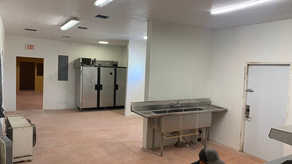 More Photos Of 1018 Union, Selma Storefront Retail Residential For Sale