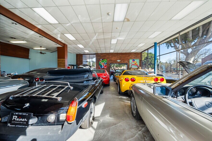 More Photos Of 3443 W 43rd St, Los Angeles Auto Repair For Sale